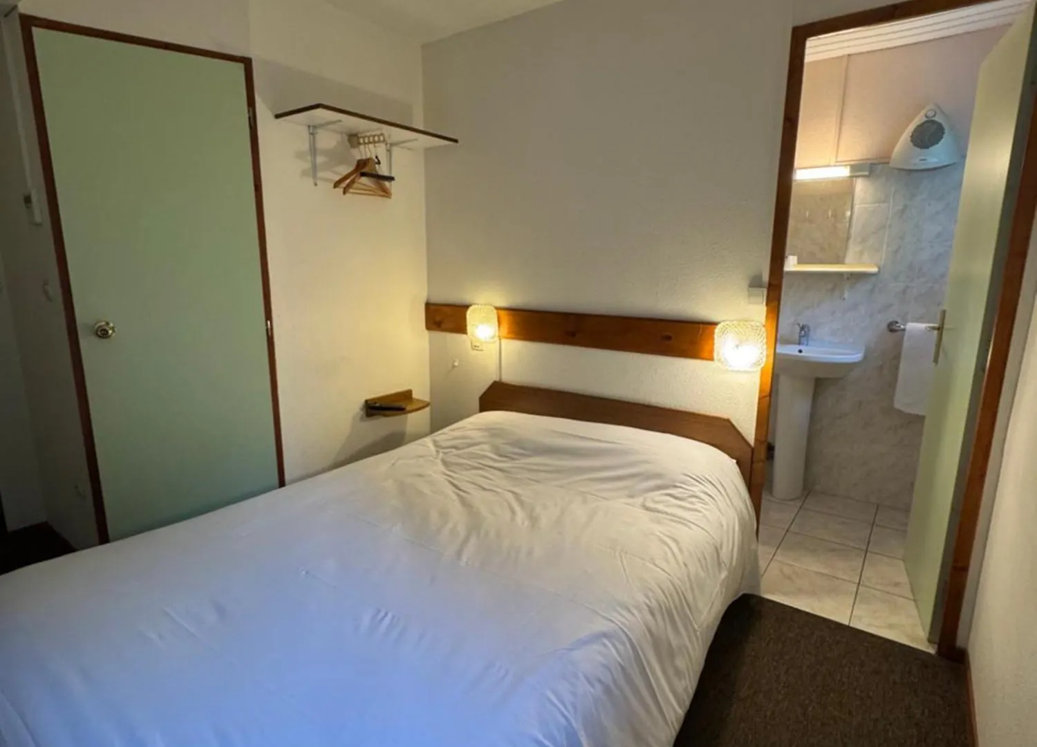 Symp'Hotel Nivolas-Vermelle 0*,  France