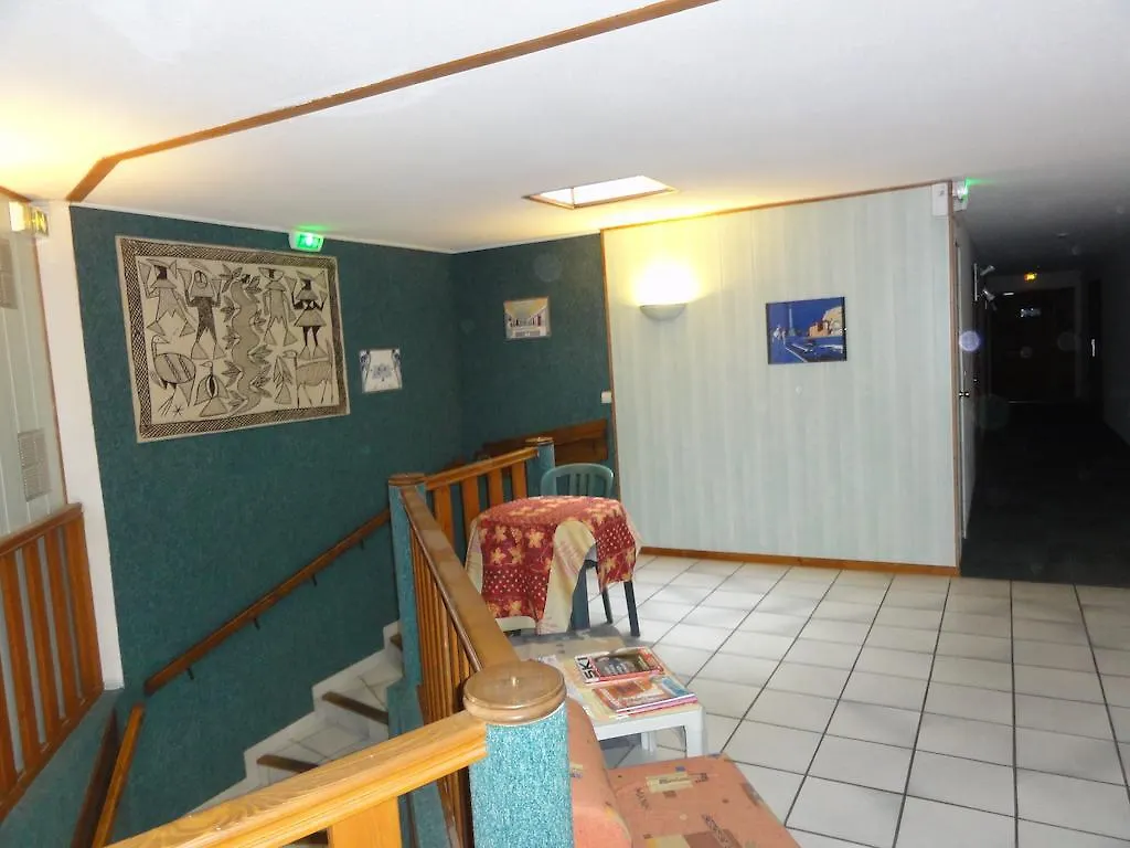 Symp'Hotel Nivolas-Vermelle 0*,